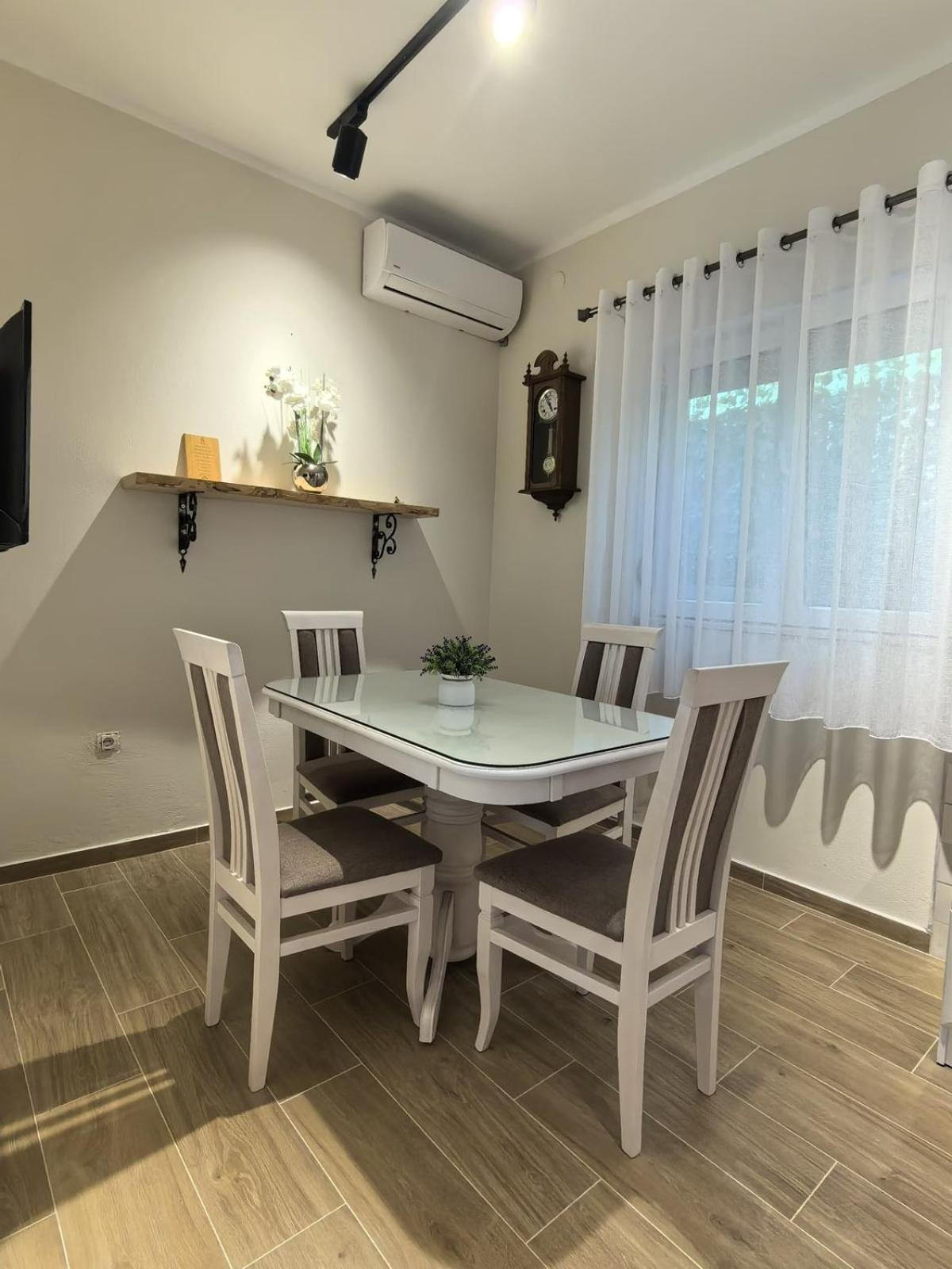 Sunny Hill - Parking - Fenced Garden - Luxury Loft Apartment Kotor Luaran gambar