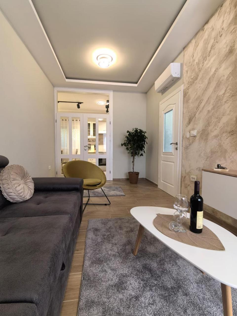 Sunny Hill - Parking - Fenced Garden - Luxury Loft Apartment Kotor Luaran gambar